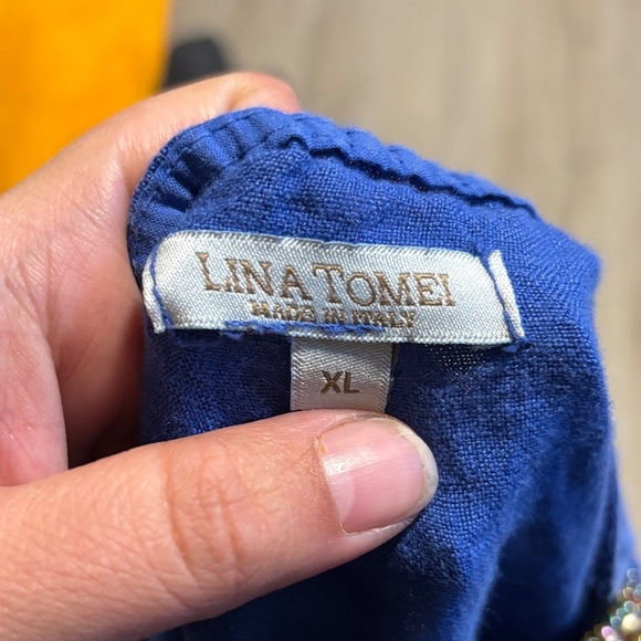 Elegant Blue Sleeveless Dress with Embellished Neckline - Picture 2 of 2